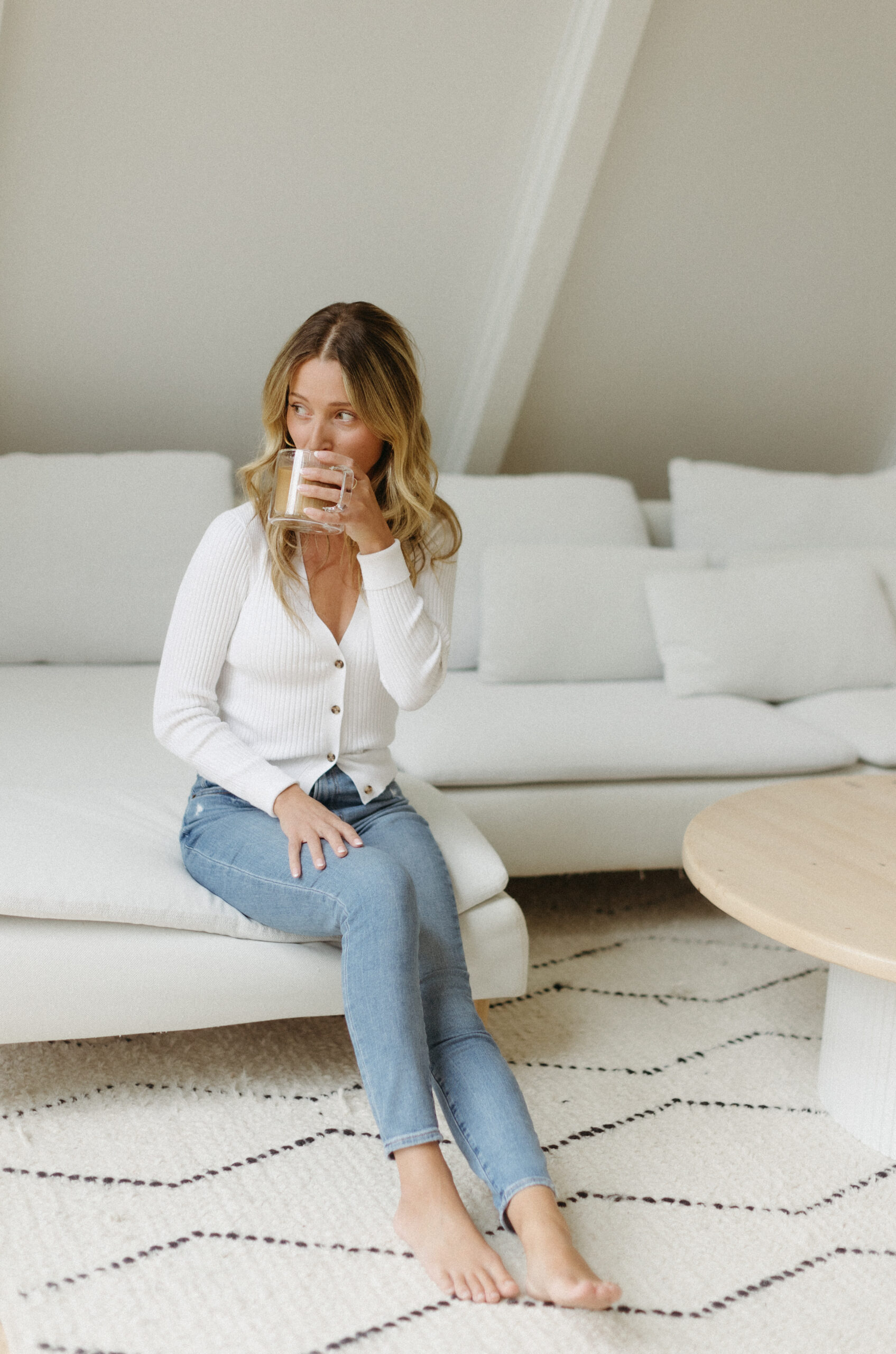 A Modern Brand Photoshoot With Rebecca Frank Khsocials